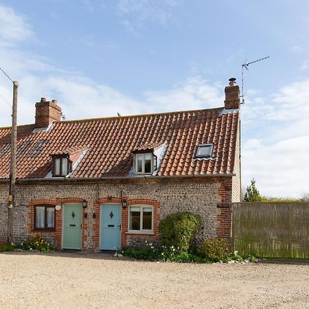 Garden Cottage West Beckham Экстерьер фото